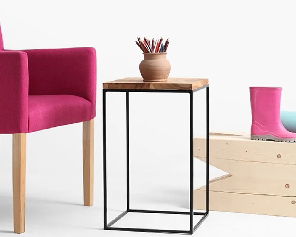 Konferenční stolek na kovových rámech do obývacího pokoje Tensio Solid Wood 30