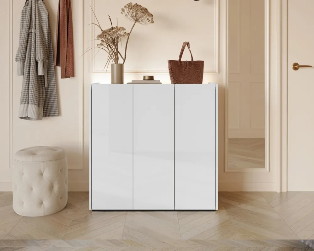 Komoda Easy třídveřová s LED osvětlením v sadě