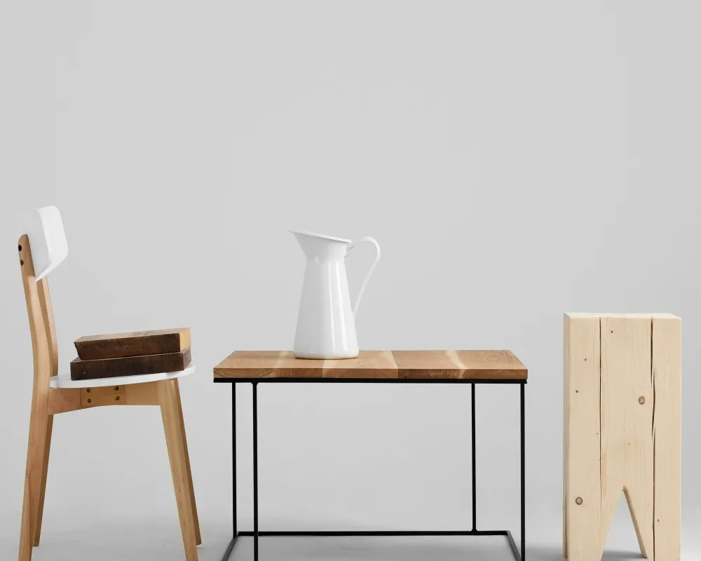 Konferenční stolek na kovových rámech 100x100 Walt Solid Wood