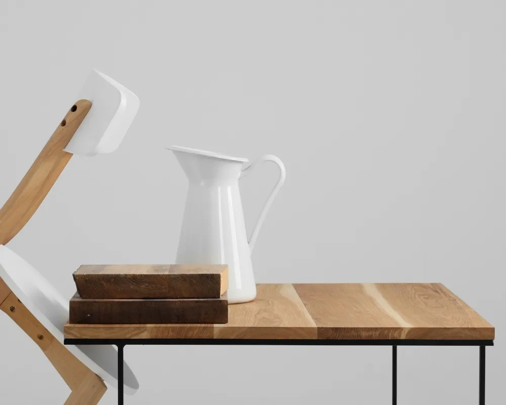 Konferenční stolek na kovových rámech 100x100 Walt Solid Wood