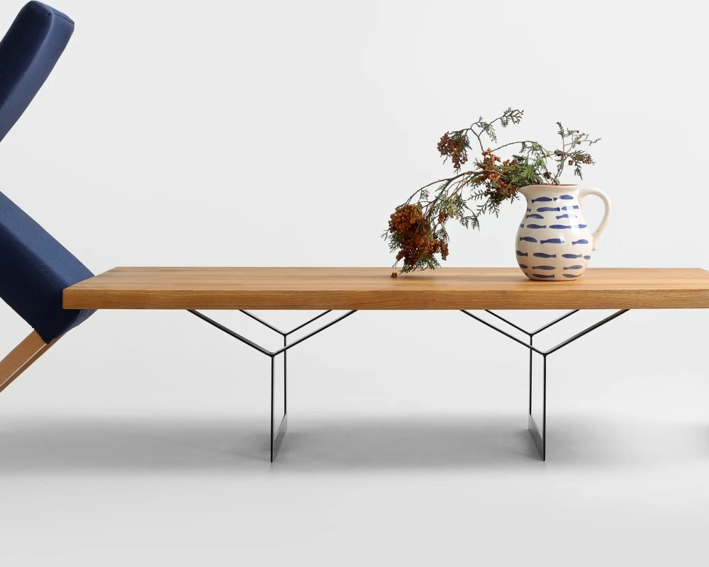 Stůl na kovových rámech do jídelny 140 Longo Solid Wood