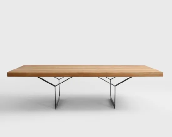 Stůl na kovových rámech do jídelny 140 Longo Solid Wood