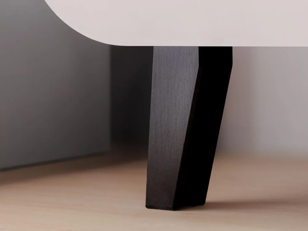 Komoda třídveřová Smooth Edge
