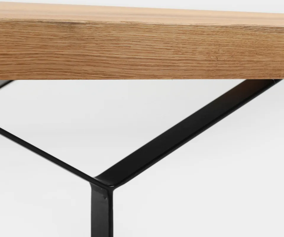 Stůl na kovových rámech do jídelny 140 Longo Solid Wood