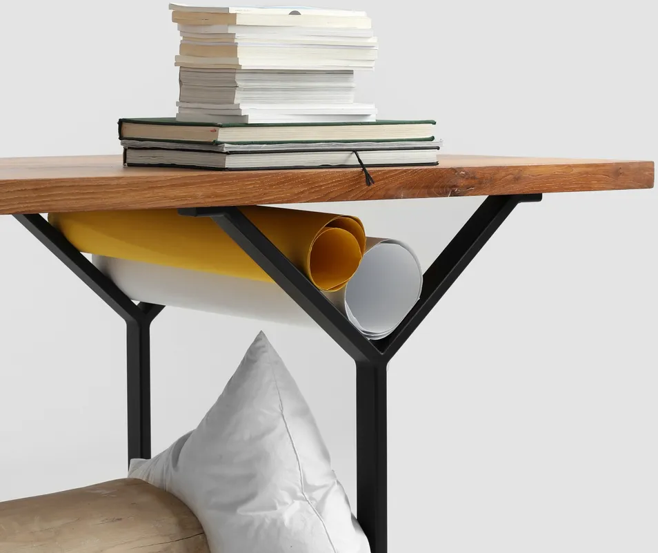 Stůl na kovových rámech do jídelny 160 Longo Solid Wood