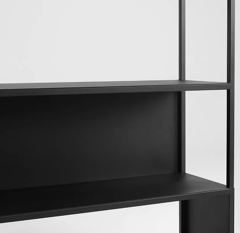 Prostorný kovový regál do obývacího pokoje Hyller Side 150x110
