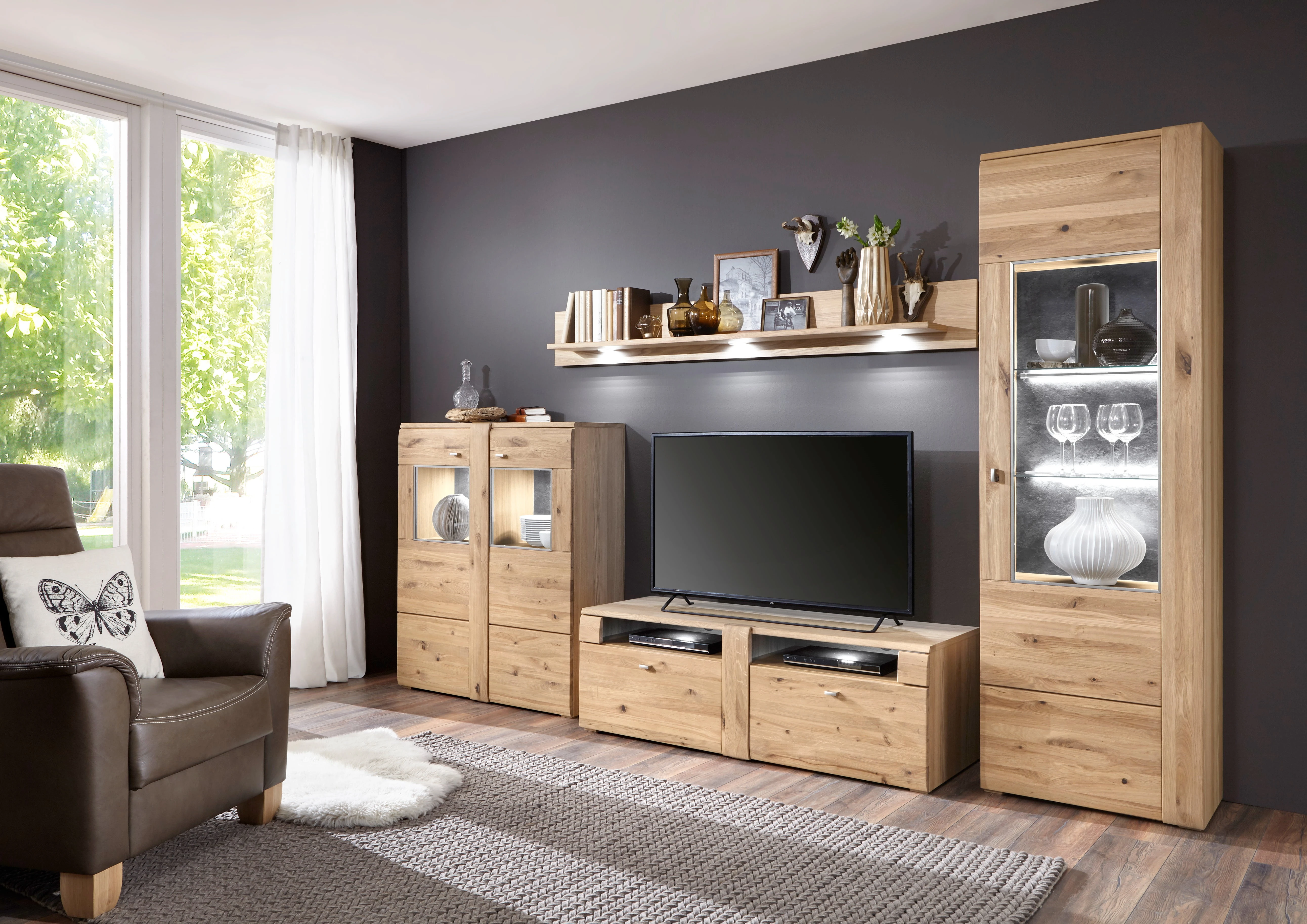 Moderní TV stolek se zásuvkami a přihrádkami do obývacího pokoje Arras