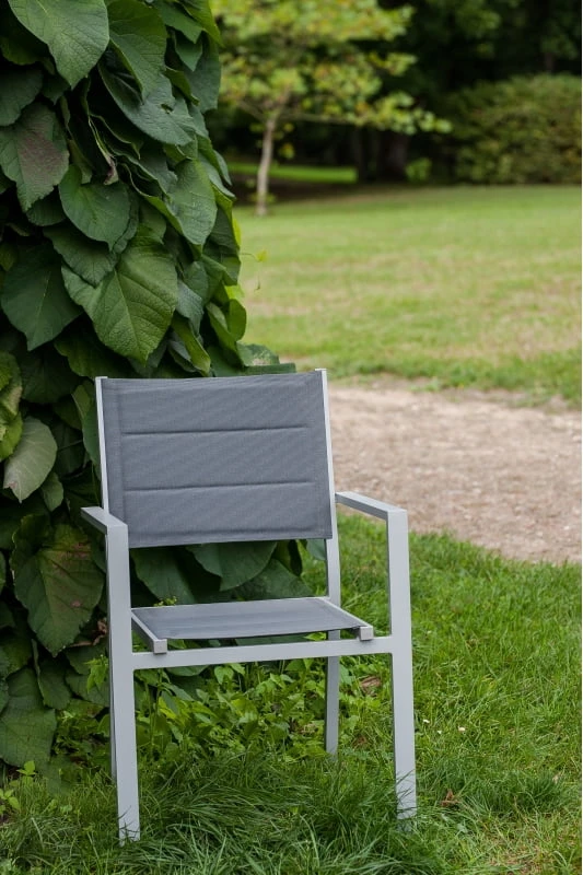 Zestaw mebli stołowych do ogrodu z krzesłami Verso