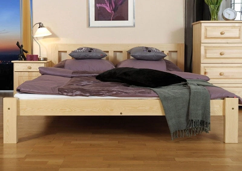 Łóżko drewniane sosnowe Ofelia 140x200 na nóżkach