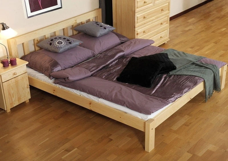 Łóżko drewniane sosnowe Ofelia 160x200 na nóżkach