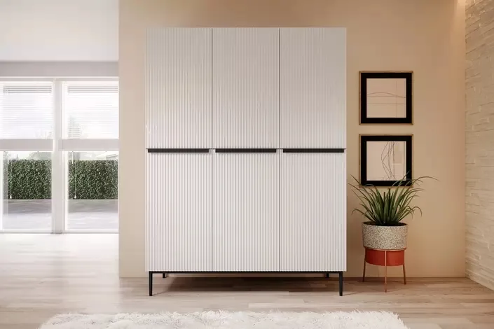 Skriňa Nicole na nožičkách 150 cm — 3