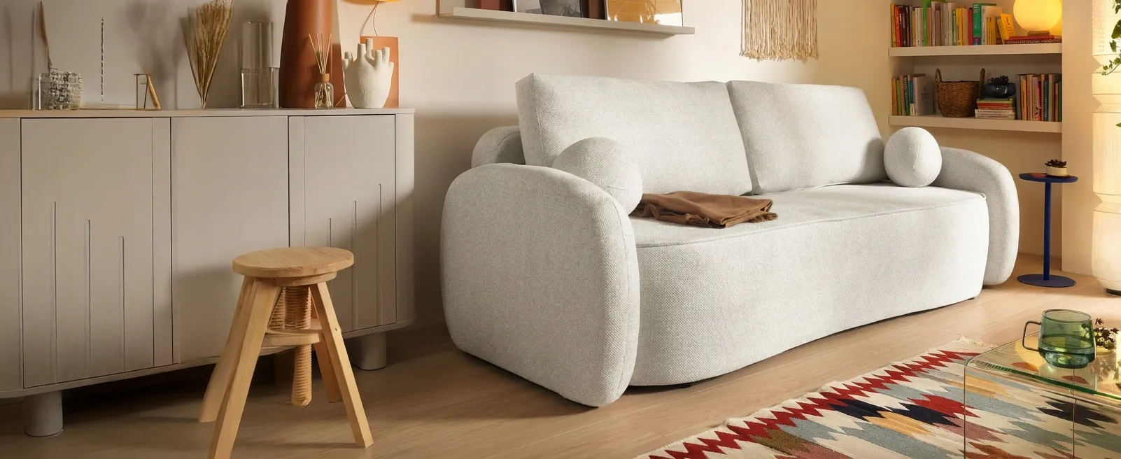 Měkké a útulné materiály v aranžaci interiérů. Jak vytvořit interiér ve stylu cozy?