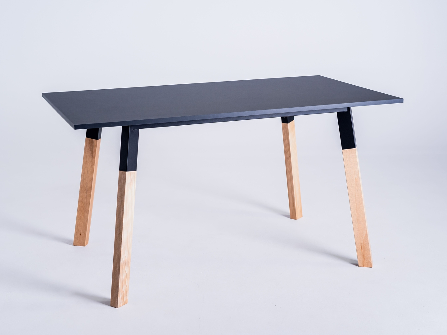 Levně Jídelní stůl 140 Prato - CustomForm