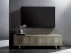 Široký TV stolek s dvířky do obývacího pokoje Hudson